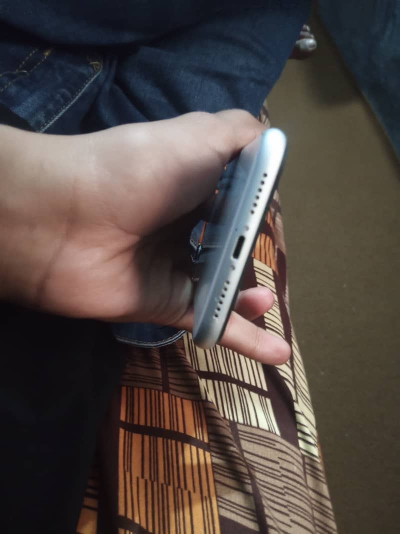 Xr exchanged possible with better mobile 8
