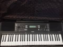 Yamaha e373 piano keyboard