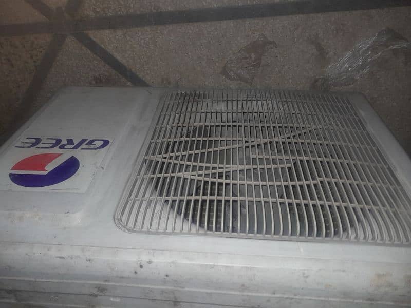 Gree 1.5Ton Simple (Neat and Clean Condition) 1