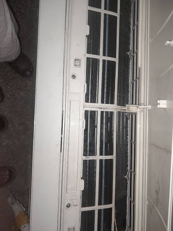 Gree 1.5Ton Simple (Neat and Clean Condition) 3