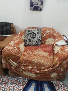 Single sofa