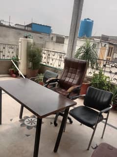 office executive chairs with table for urgent sale