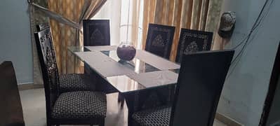 Crown Style Impressive Dining Table (6 Seater)