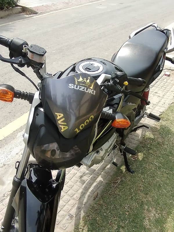 Suzuki GSX-R -1000 Golden number 2