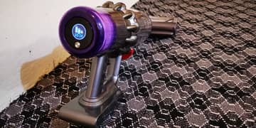 Dyson v11 absolute 10/10 condition