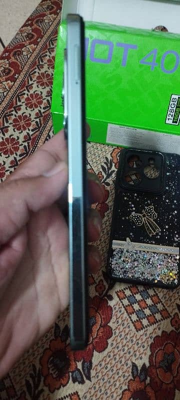 INFINIX HOT 40. i JUST BOX OPEN VERY NEAT AND CLEAN NOT SINGLE ISSUE 5