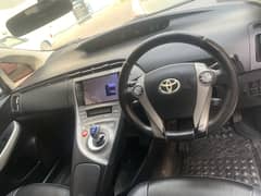 Toyota prius 12-16 model white color
