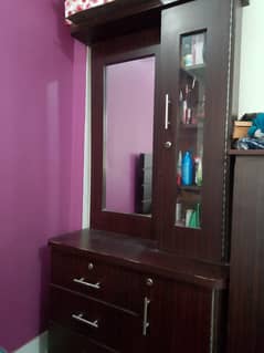  Elegant Dressing Table for Sale! 