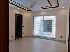 1 Kanal House for rent in Lake city LAhore