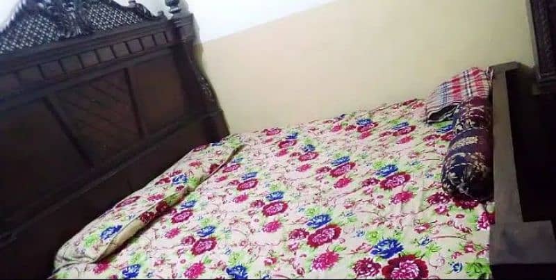 Full size bed and dressing table and side tables so good condition. . . 5