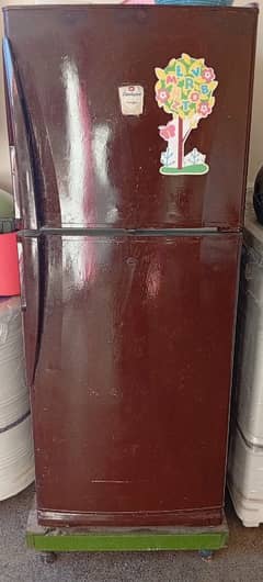 Dawanlnce medium size fridge