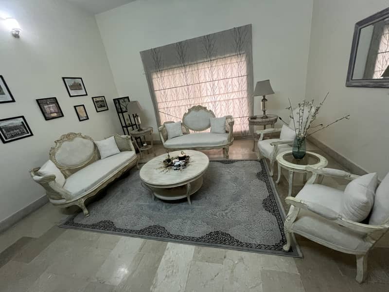 8 seater sofa set with tables 0