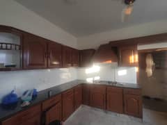 3 Beds &Amp; 3 Baths Drawing Dining TV Launch Servant Quarter