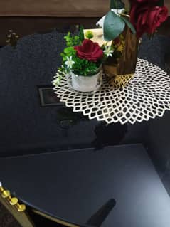 Center table lush condition stylish design