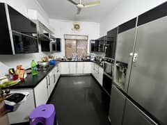 1 KANAL SINGLE STORI SEMI COMMEICAL HOUSE MAIN PIA ROAD AVALIBLE FOR SALE WITH GAS