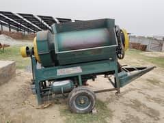 King Thresher Machin Fully mentained and working 