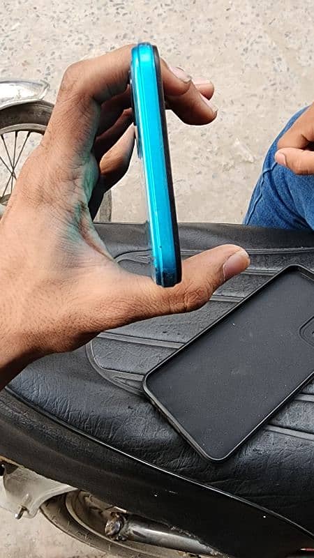 Infinix hot 12  condition 10/10 no scratch dual sim with micro SD card 4