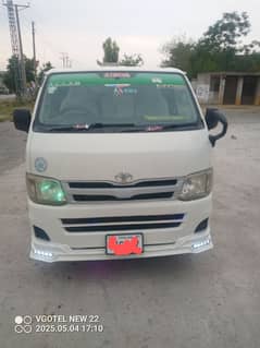 Toyota hiace 200 boxa 6/13 03485572612