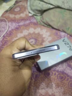 Vivo V27e for sale complete box