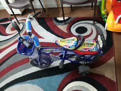Kids cycle with balancing wheel