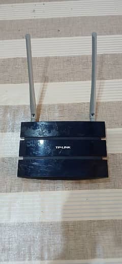 TP-LINK Dual Band wifi router.