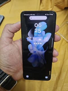 Samsung Galaxy Z flip 4 128 GB