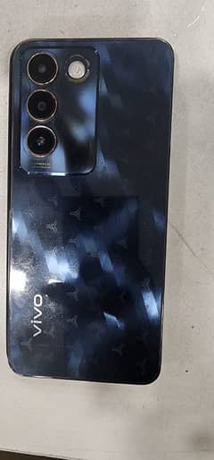 vivo y100