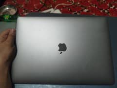 MacBook Pro 2017 Core i7 15.4 inch 16/512Gb with TouchBar