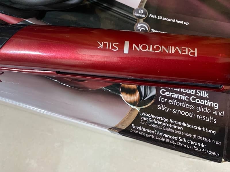 Remington S9600 Ceramic Coated Straightener - Red 13