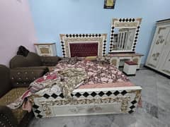 Complete Bed Set Almost New
