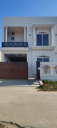 Sweet 05 Marla Residentrial House For Sale In Park View City Lahore Near Commercial