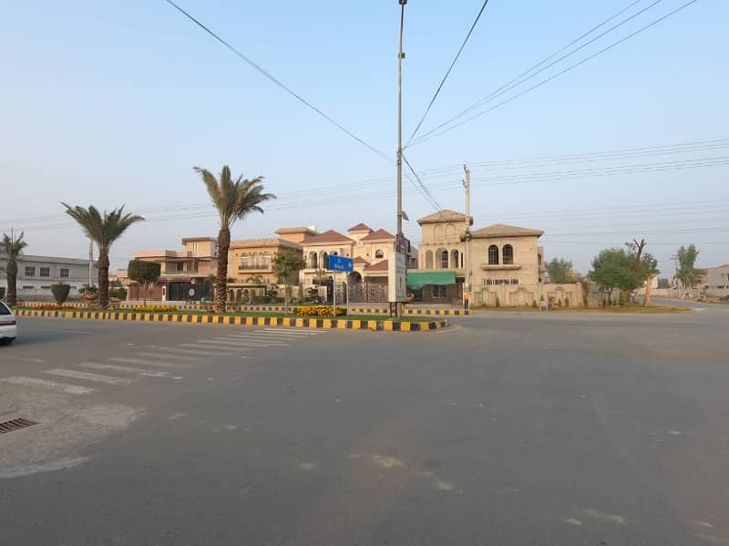 Prime Location Residential Plot For Sale Is Readily Available In Prime Location Of Central Park - Block G 2