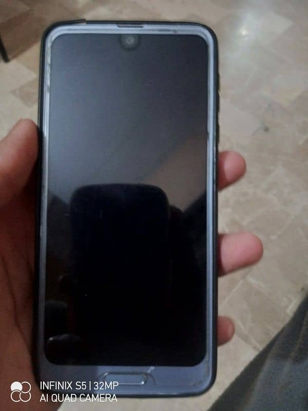 Sharp Aquos R2 mobile 10