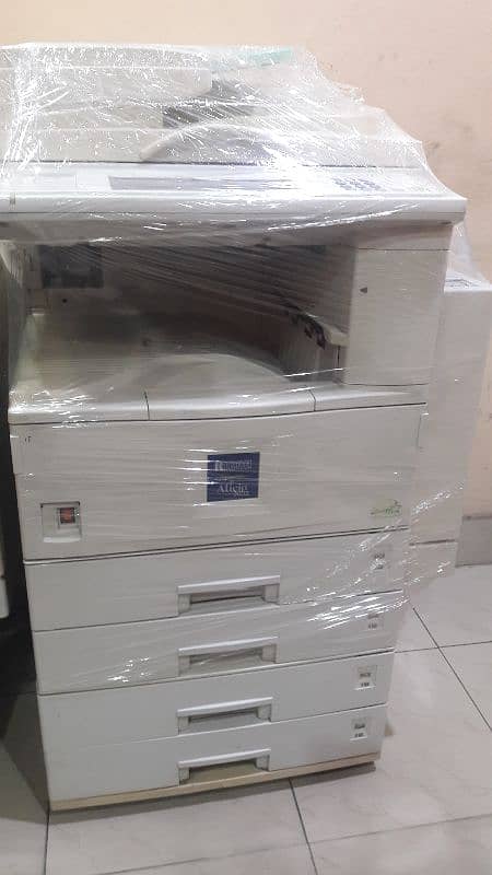 PhotoCopy Machines With Warrenty 3