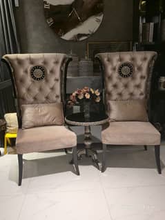 COFFEE TABLE AND CHAIRS