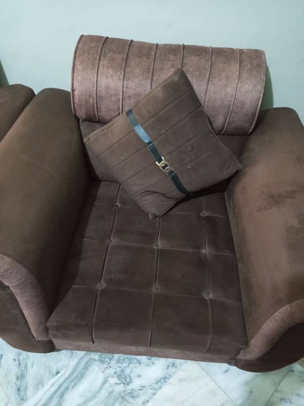 2 sofa only 4 month use and 10 / 9 confection 6