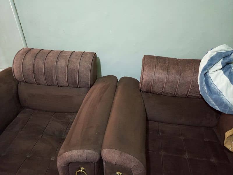 2 sofa only 4 month use and 10 / 9 confection 11