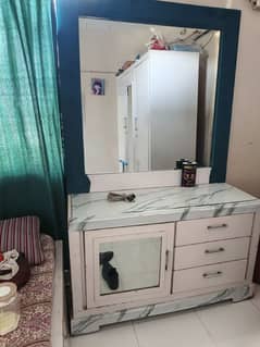 dressing table and side tables
