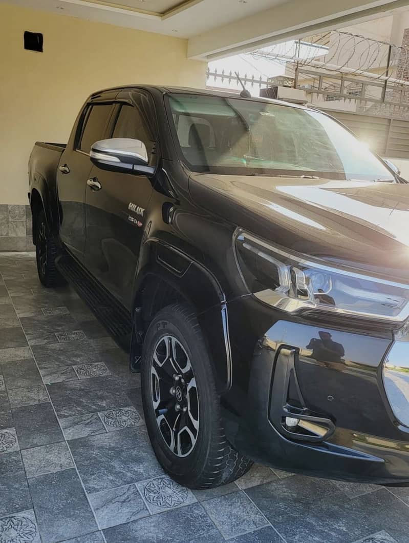 Toyota Hilux 2022 1