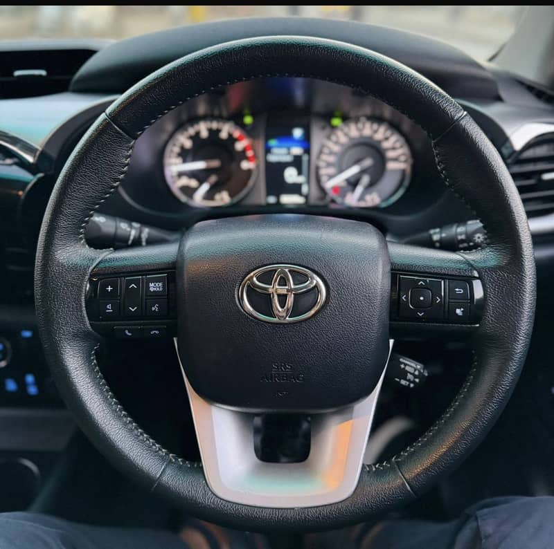 Toyota Hilux 2022 7