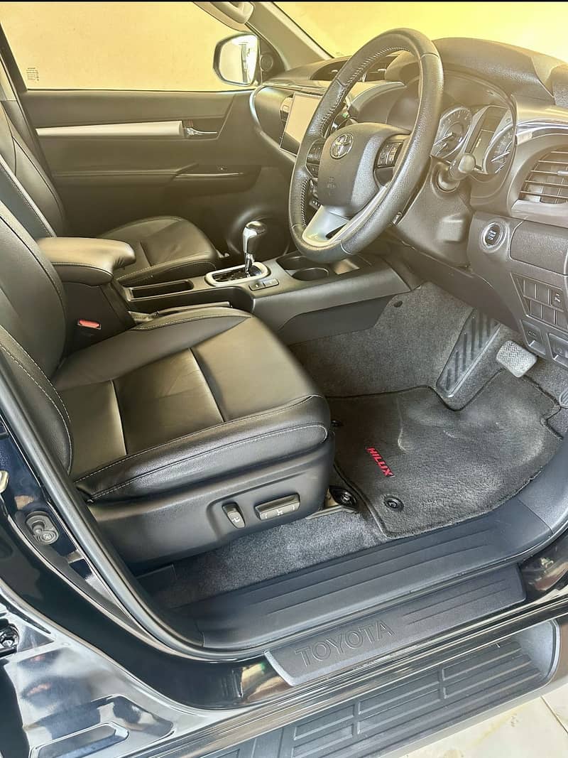 Toyota Hilux 2022 12