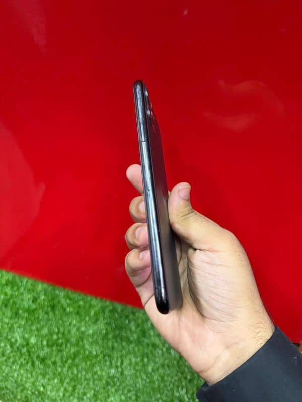 I phone 11 pro Max pta approved 65GB battery health 81% 1