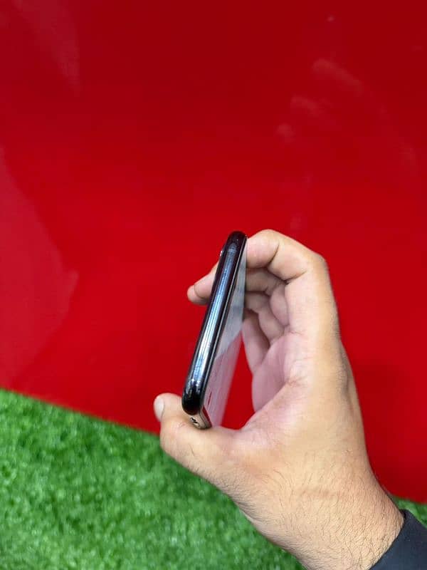 I phone 11 pro Max pta approved 65GB battery health 81% 5