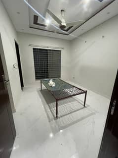 7 MARLA SECOND FLOOR AVAILABLE FOR RENT