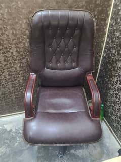 Boss Chair. . bilkul new ha