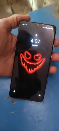 back change glass tota ha finger side sy but working properly krta ha