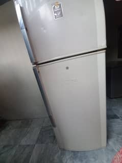 Dawlance Fridge Medium