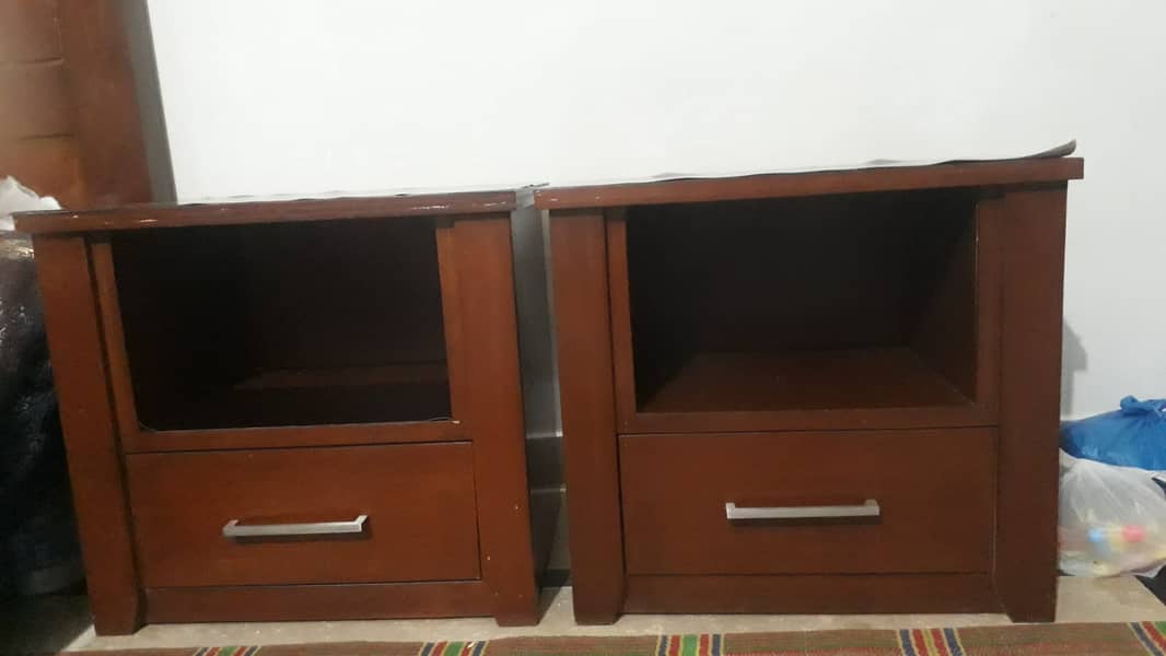 Bed with Dressing and Side Tables 2