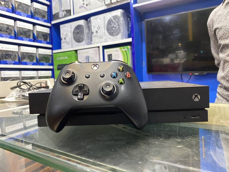 Xbox One X 1