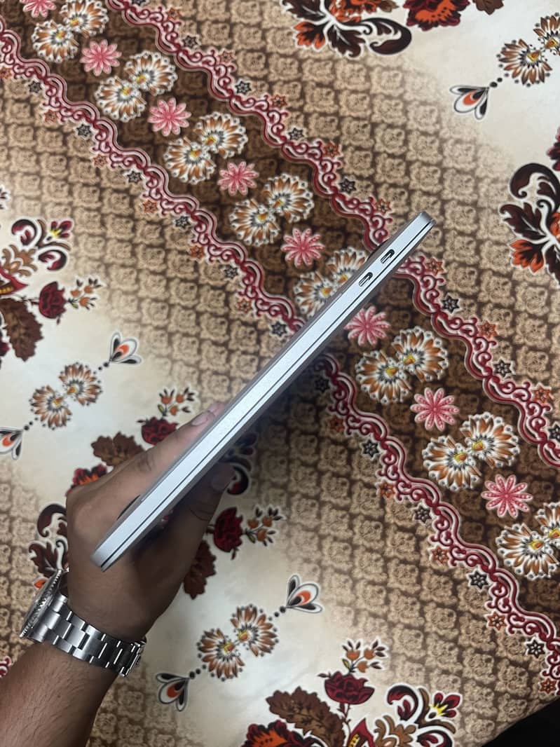 Macbook pro 2016 13 inch 16/512 4